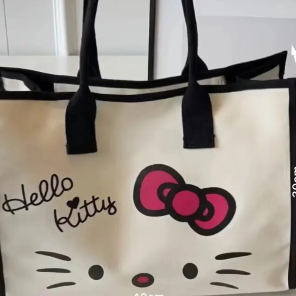 Hello Kitty Black and White Tote with Pink Bow and Black Trim NWOT - Picture 3 of 3
